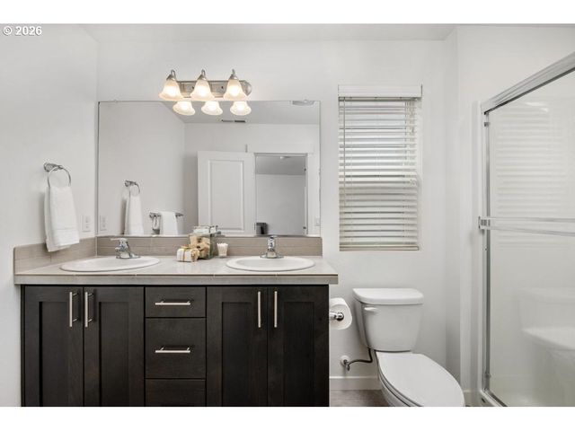 859 S 23RD Ave, Cornelius, OR 97113