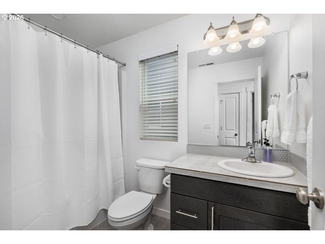 859 S 23RD Ave, Cornelius, OR 97113