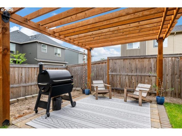 859 S 23RD Ave, Cornelius, OR 97113