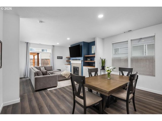 859 S 23RD Ave, Cornelius, OR 97113