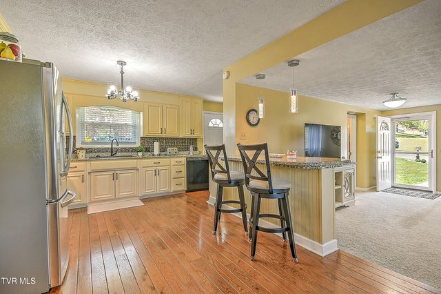1825 Pinebrook Drive, Kingsport, TN 37660