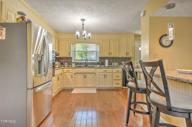 1825 Pinebrook Drive, Kingsport, TN 37660