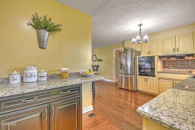 1825 Pinebrook Drive, Kingsport, TN 37660