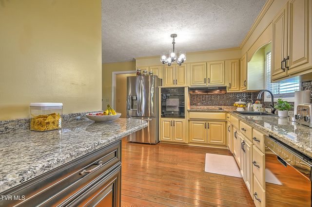 1825 Pinebrook Drive, Kingsport, TN 37660