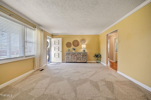 1825 Pinebrook Drive, Kingsport, TN 37660