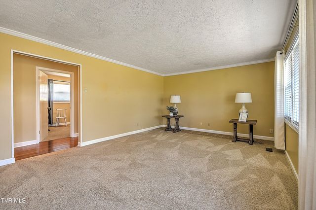 1825 Pinebrook Drive, Kingsport, TN 37660