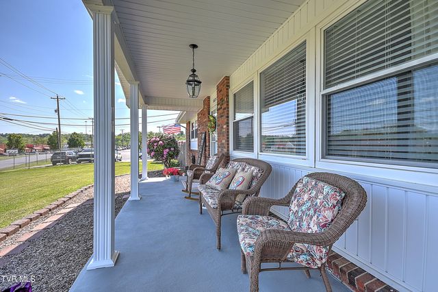 1825 Pinebrook Drive, Kingsport, TN 37660