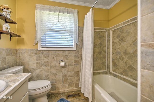 1825 Pinebrook Drive, Kingsport, TN 37660