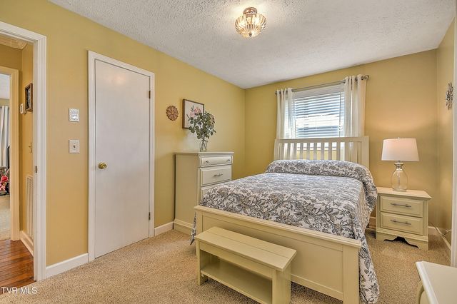 1825 Pinebrook Drive, Kingsport, TN 37660
