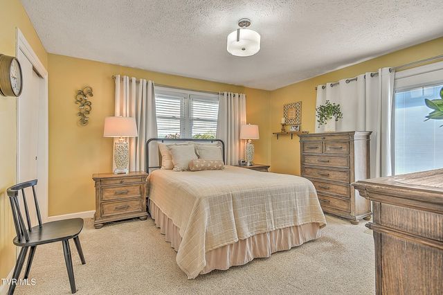 1825 Pinebrook Drive, Kingsport, TN 37660