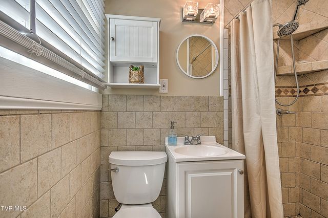 1825 Pinebrook Drive, Kingsport, TN 37660