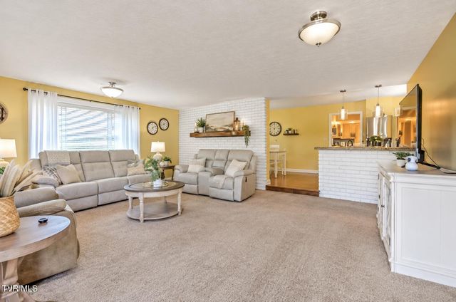 1825 Pinebrook Drive, Kingsport, TN 37660