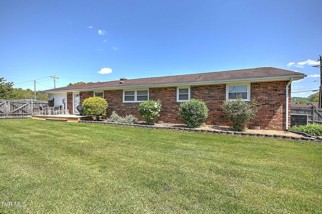 1825 Pinebrook Drive, Kingsport, TN 37660