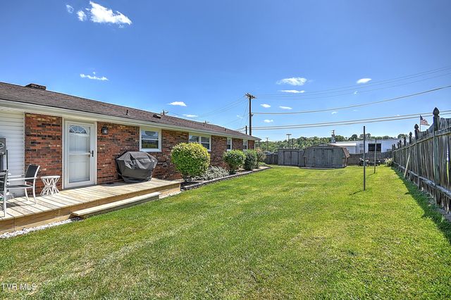 1825 Pinebrook Drive, Kingsport, TN 37660