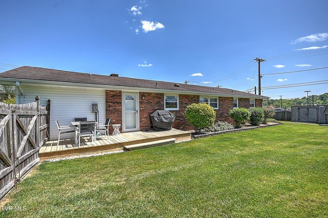1825 Pinebrook Drive, Kingsport, TN 37660