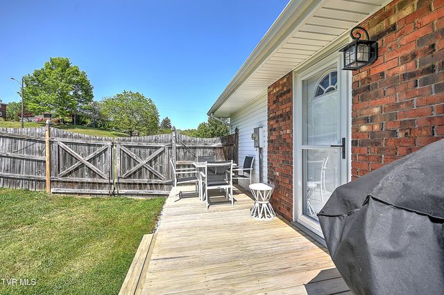 1825 Pinebrook Drive, Kingsport, TN 37660