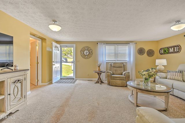 1825 Pinebrook Drive, Kingsport, TN 37660
