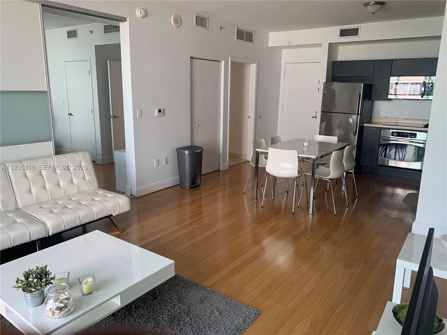 90 SW 3rd St 1211, Miami, FL 33130