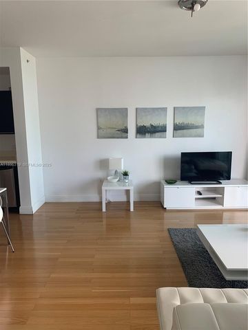 90 SW 3rd St 1211, Miami, FL 33130