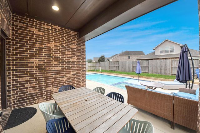2211 Tonkawa Trail, Katy, TX 77493