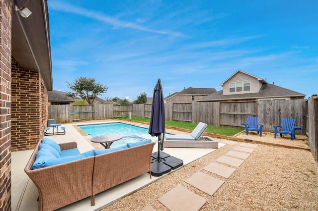 2211 Tonkawa Trail, Katy, TX 77493