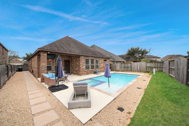 2211 Tonkawa Trail, Katy, TX 77493