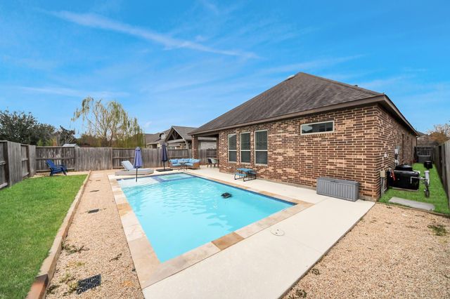 2211 Tonkawa Trail, Katy, TX 77493