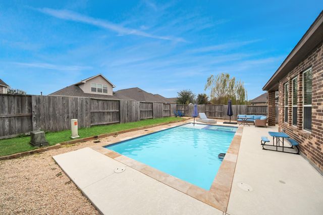 2211 Tonkawa Trail, Katy, TX 77493