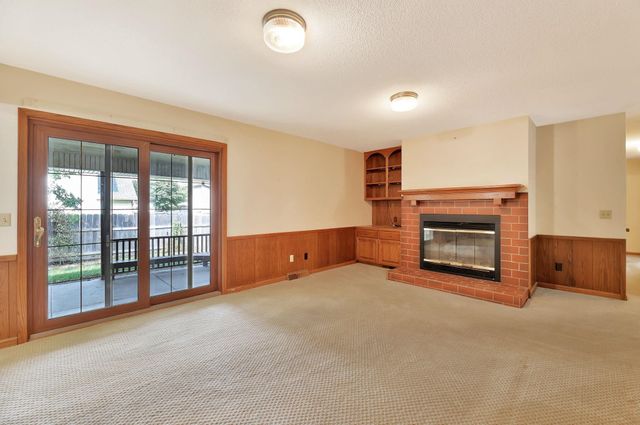 1955 S Cooper St, Wichita, KS 67207