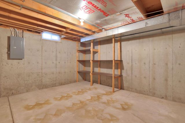 1955 S Cooper St, Wichita, KS 67207