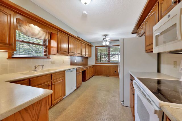 1955 S Cooper St, Wichita, KS 67207