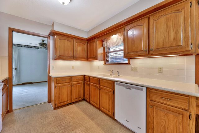 1955 S Cooper St, Wichita, KS 67207