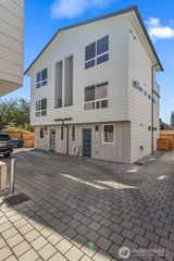 1129 NW 61st #B, Seattle, WA 98107