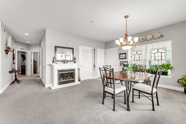 730 Emerald Pointe Drive 235, Hollister, MO 65672