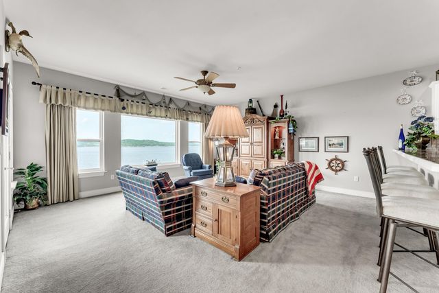 730 Emerald Pointe Drive 235, Hollister, MO 65672