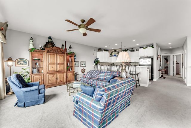 730 Emerald Pointe Drive 235, Hollister, MO 65672