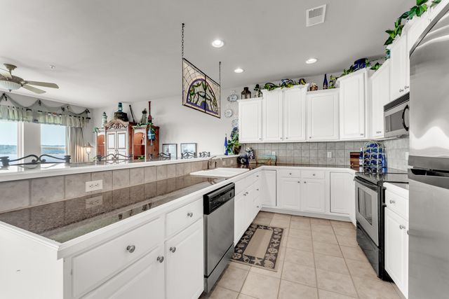 730 Emerald Pointe Drive 235, Hollister, MO 65672