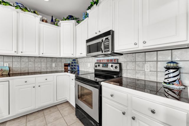 730 Emerald Pointe Drive 235, Hollister, MO 65672