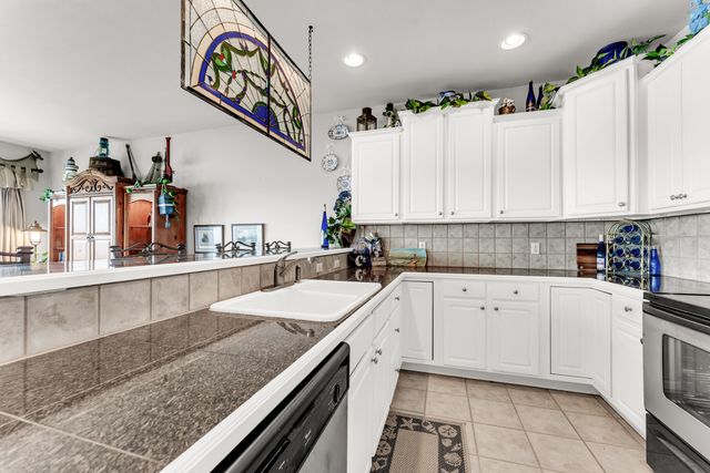 730 Emerald Pointe Drive 235, Hollister, MO 65672