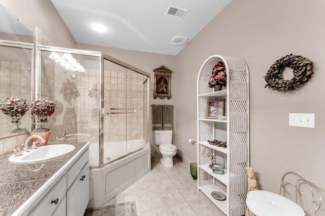 730 Emerald Pointe Drive 235, Hollister, MO 65672