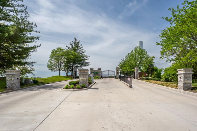 730 Emerald Pointe Drive 235, Hollister, MO 65672