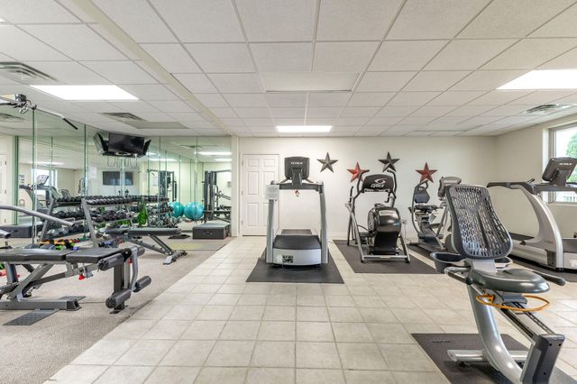 730 Emerald Pointe Drive 235, Hollister, MO 65672