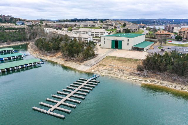 730 Emerald Pointe Drive 235, Hollister, MO 65672