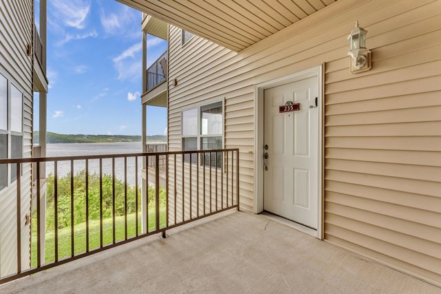 730 Emerald Pointe Drive 235, Hollister, MO 65672