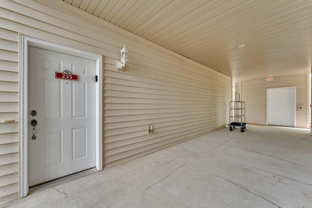 730 Emerald Pointe Drive 235, Hollister, MO 65672
