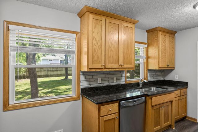 2910 114th Avenue NW, Coon Rapids, MN 55433