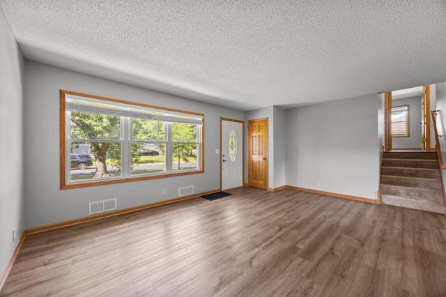 2910 114th Avenue NW, Coon Rapids, MN 55433