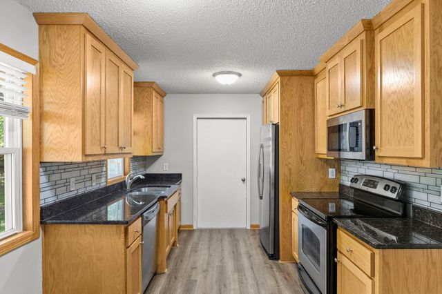 2910 114th Avenue NW, Coon Rapids, MN 55433