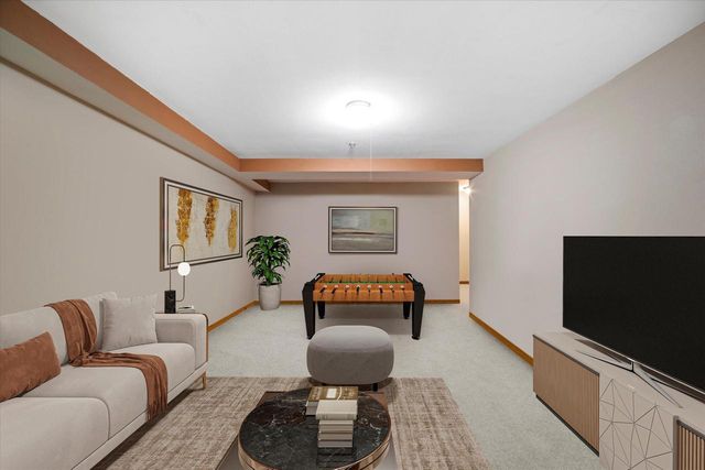 4901 W Maple Leaf CIRCLE, Greenfield, WI 53220