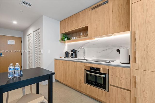 11 NE 6th St 2406, Miami, FL 33132